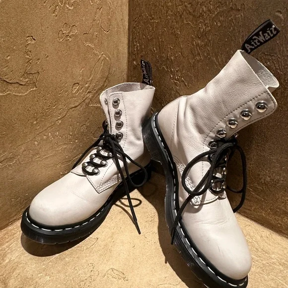 Dr Martens white leather combat boots - Picture 2 of 11